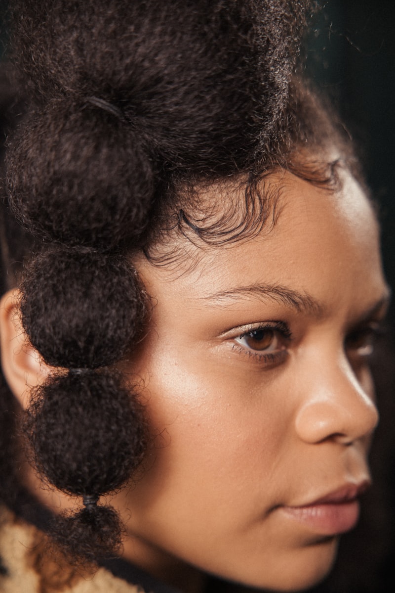 Achieve Beautiful Soft Curls with Natural Accessories: A Complete Guide